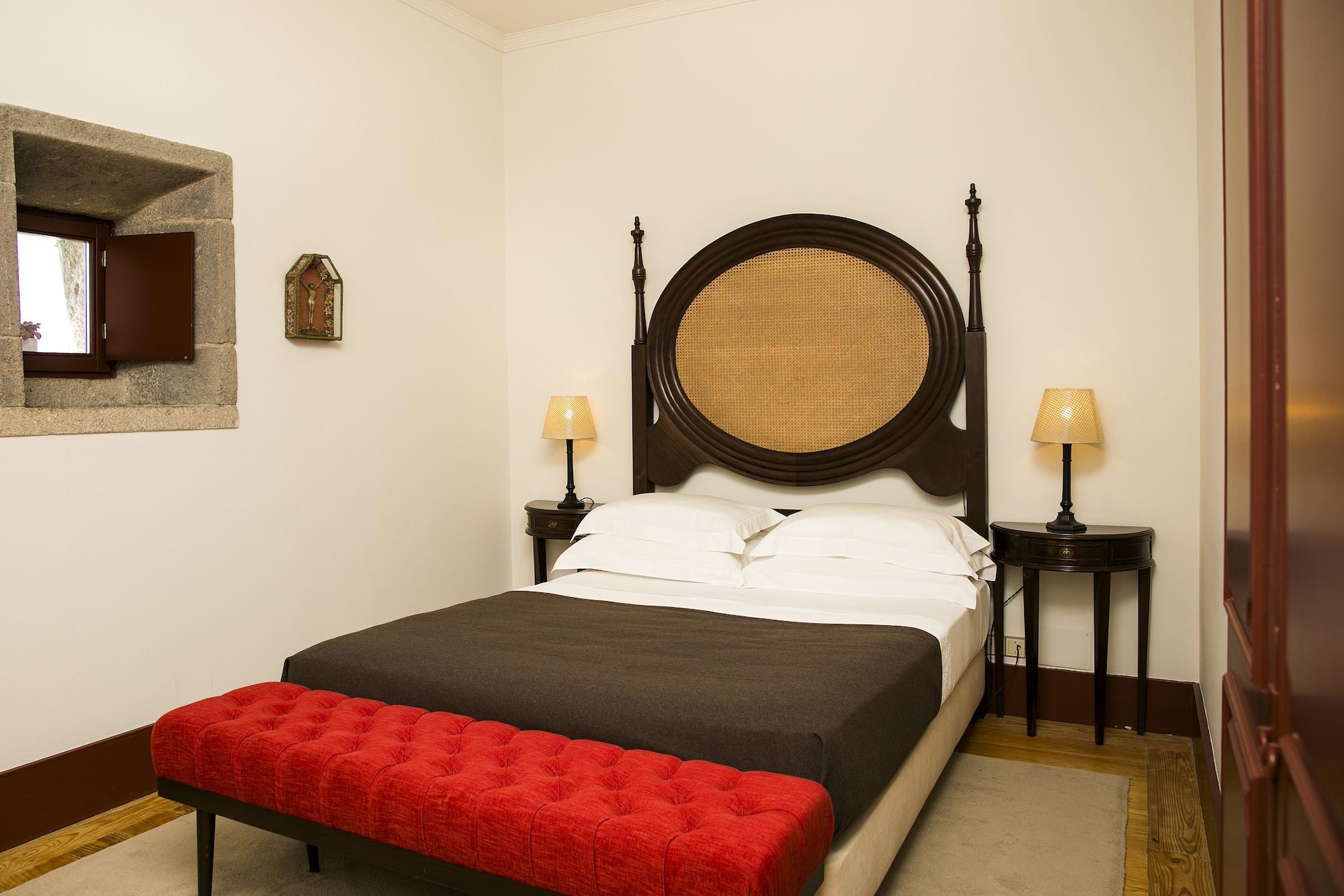 Pousada Mosteiro De Guimarães Kültér fotó A room at the hotel