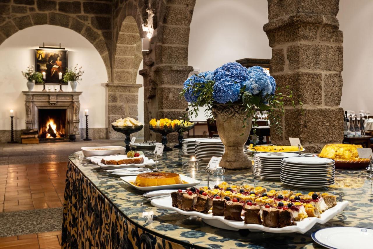 Pousada Mosteiro De Guimarães Kültér fotó The hotel's restaurant